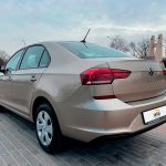 Volkswagen Polo 2021 бежевый металлик